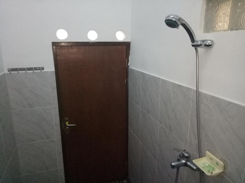 Munduk Aris Homestay And Warung Made מראה חיצוני תמונה